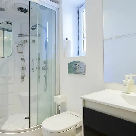 Apartment Charming Intendente Ii By Homing
