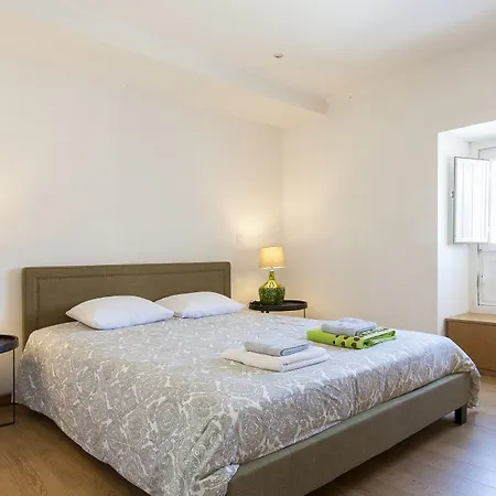 Charming Intendente Ii By Homing *